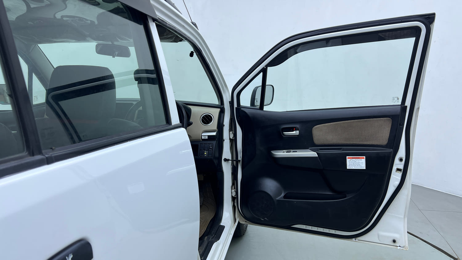 Used 2018 Maruti Suzuki Wagon R LXI CNG Cng Manual interior RIGHT FRONT DOOR OPEN VIEW