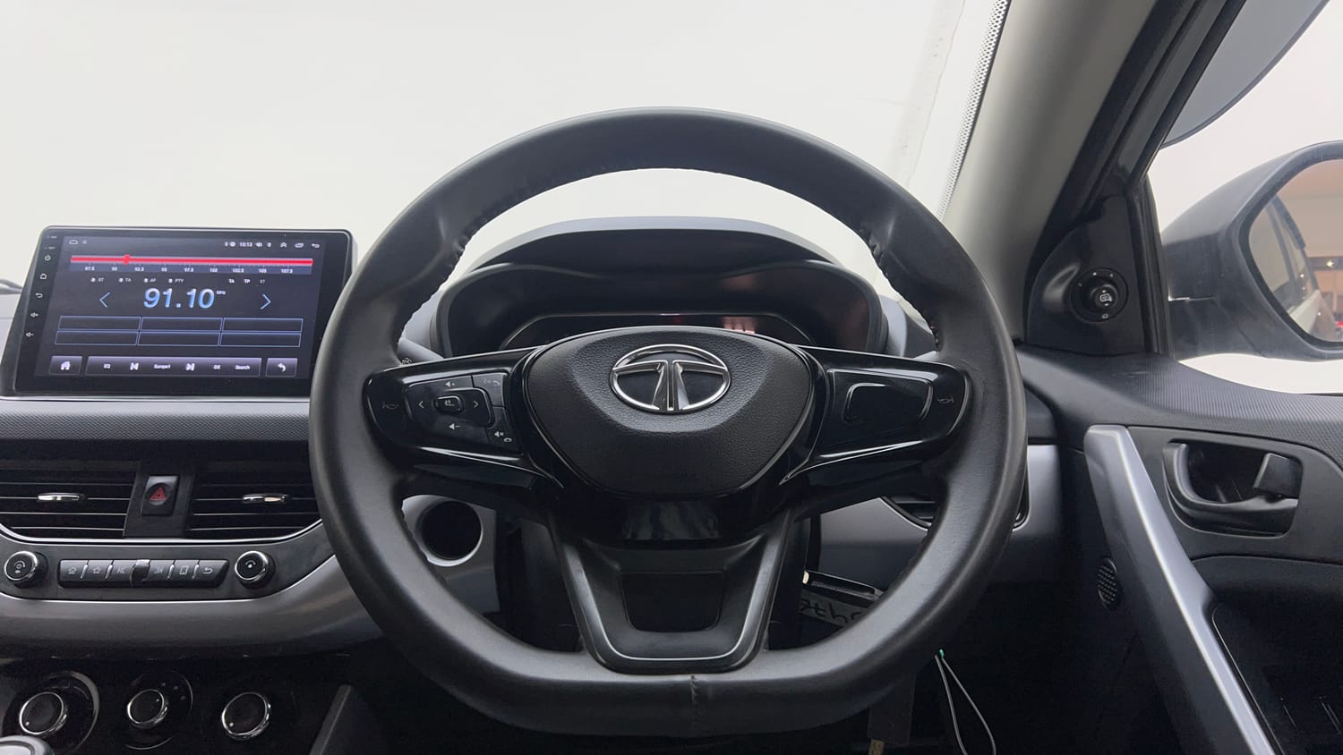 Used 2023 Tata Nexon XM (S) Petrol Manual interior STEERING VIEW
