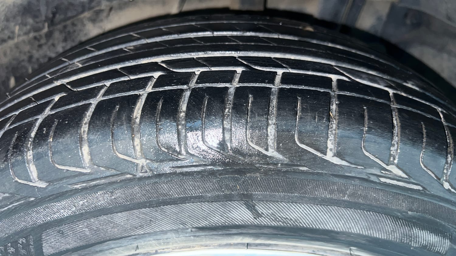 Used 2023 Tata Nexon XM (S) Petrol Manual tyres LEFT REAR TYRE TREAD VIEW