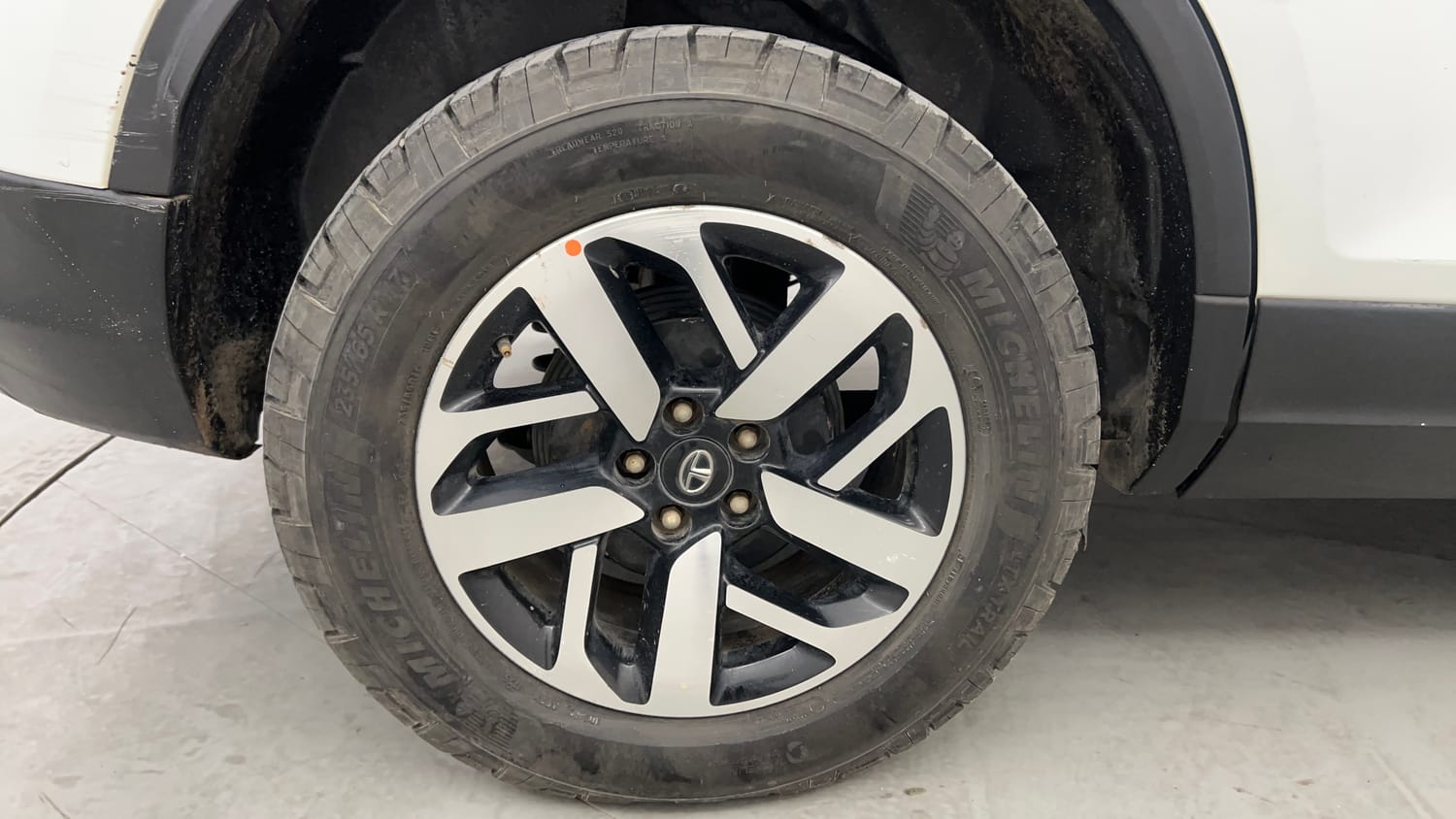 Used 2022 Tata Harrier XZS Diesel Manual tyres RIGHT REAR TYRE RIM VIEW