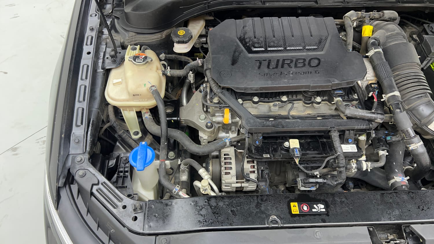 Used 2023 Hyundai Verna SX 1.5 Turbo Petrol MT Petrol Manual engine ENGINE RIGHT SIDE VIEW