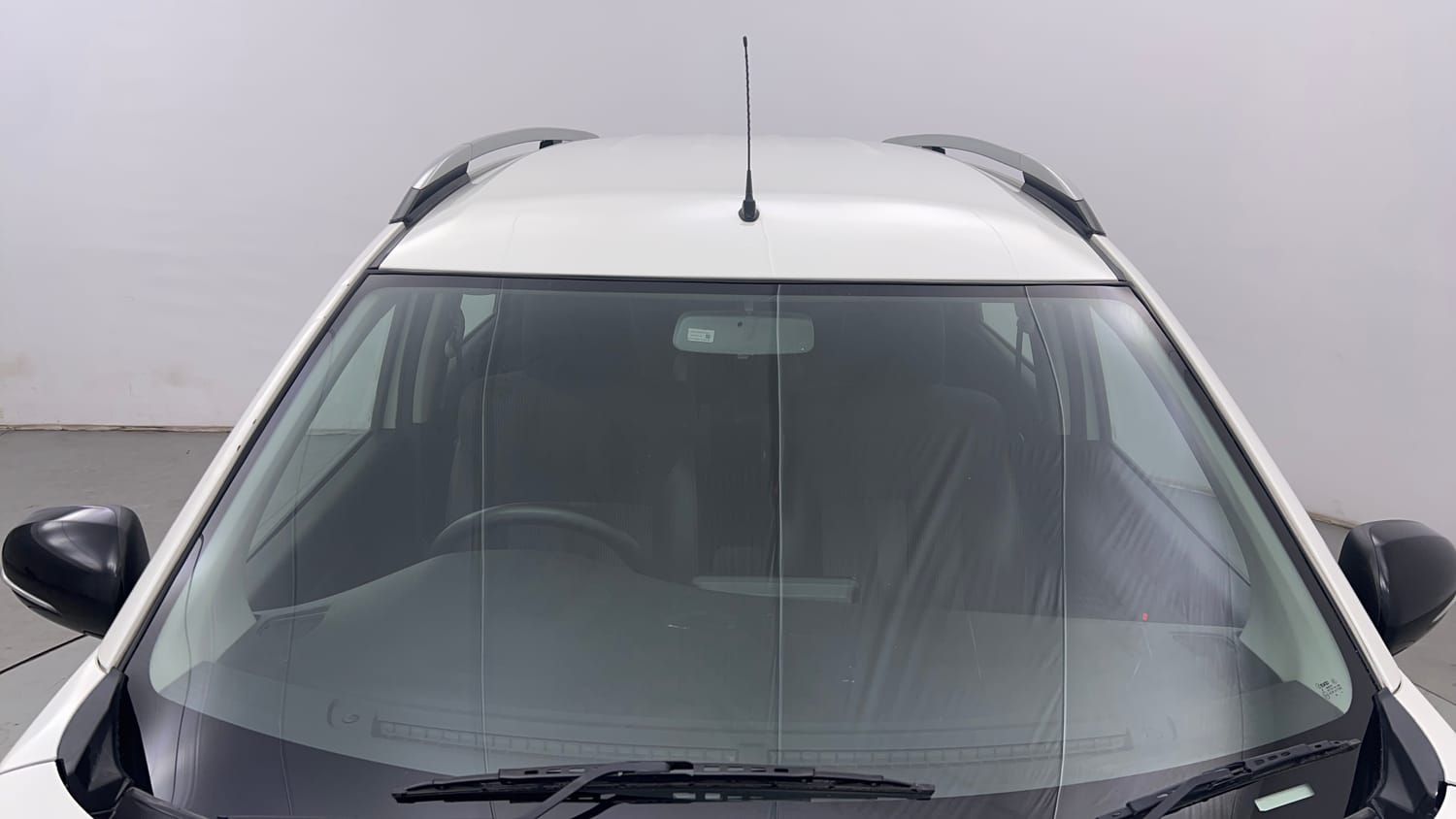 Used 2021 Maruti Suzuki XL6 Zeta MT Petrol Petrol Manual exterior FRONT WINDSHIELD VIEW