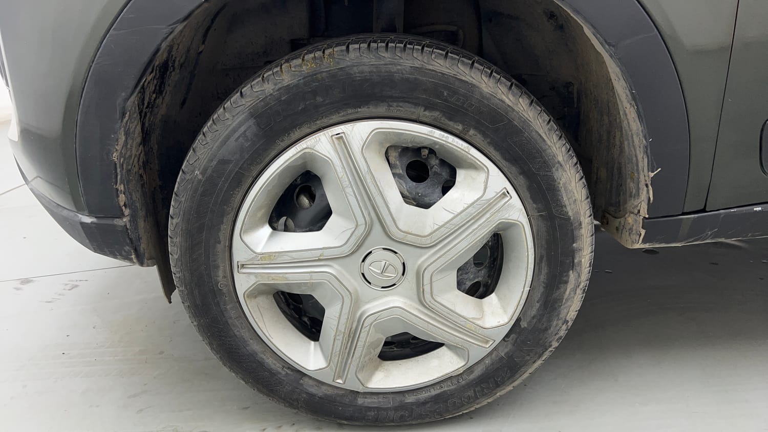 Used 2023 Tata Nexon XM (S) Petrol Manual tyres LEFT FRONT TYRE RIM VIEW