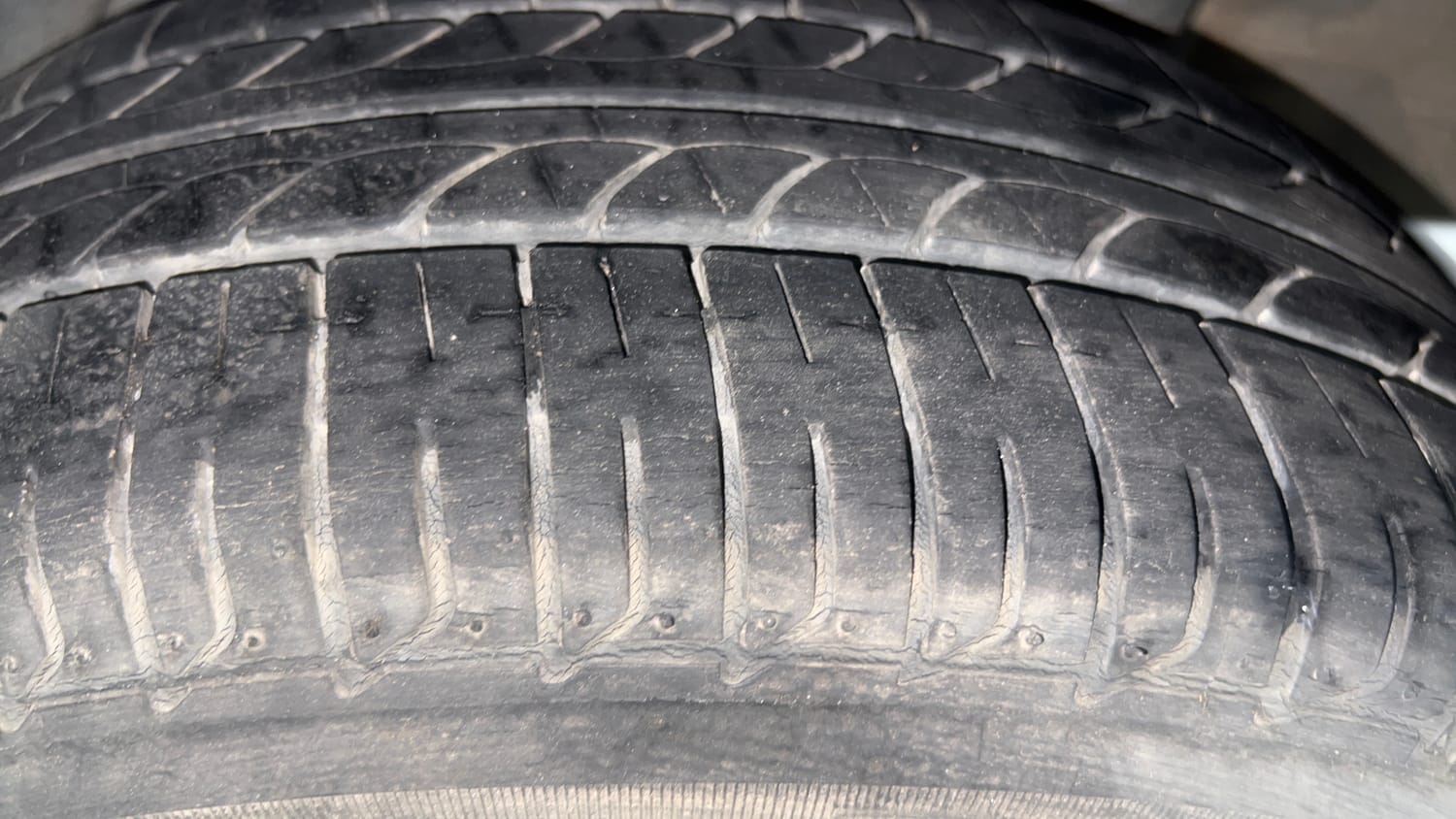 Used 2017 Hyundai Verna SX 1.6 VTVT Petrol Manual tyres LEFT REAR TYRE TREAD VIEW