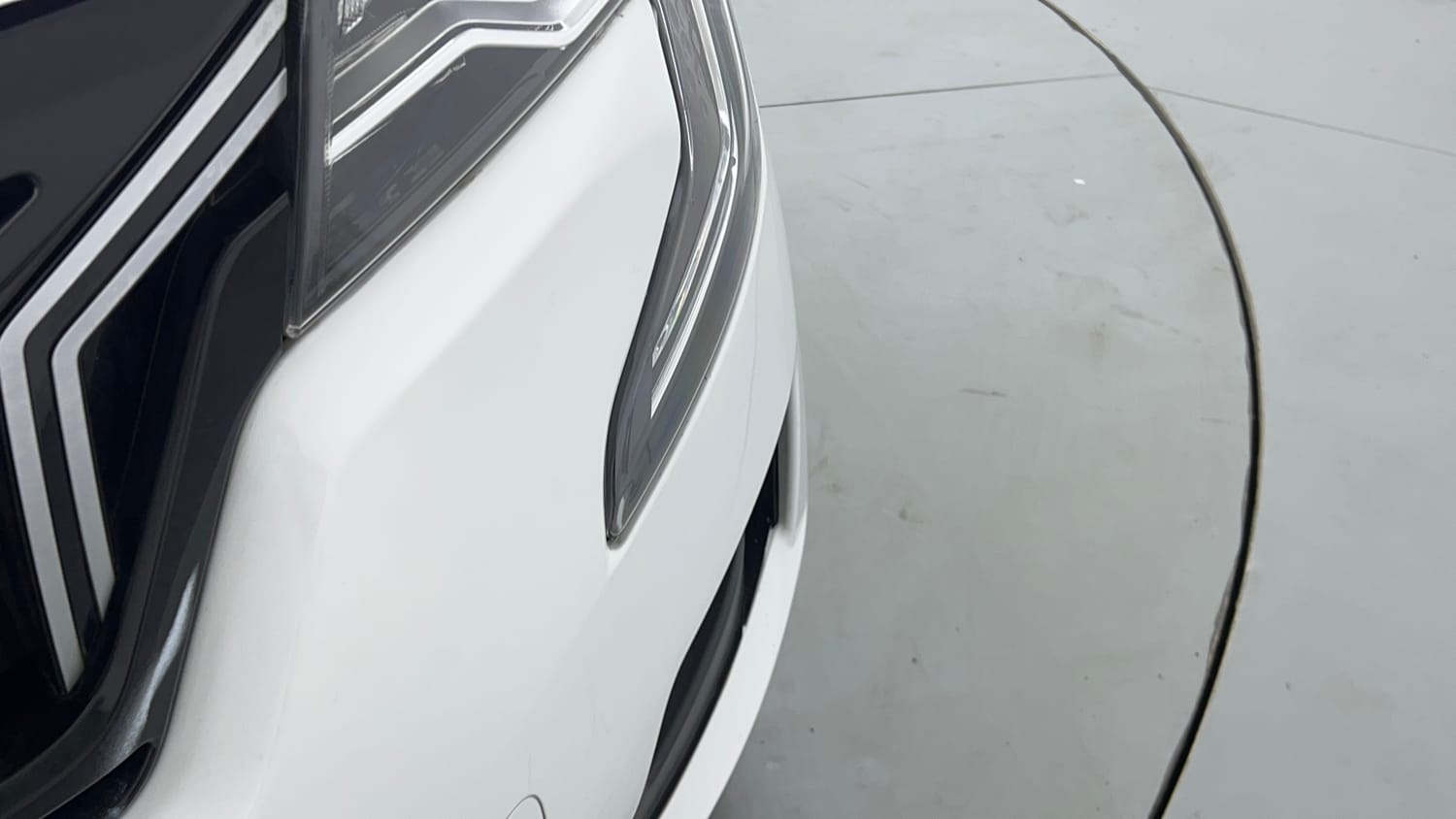 2023 Mahindra XUV700 AX 7 Petrol AT Luxury Pack 7 STR-48