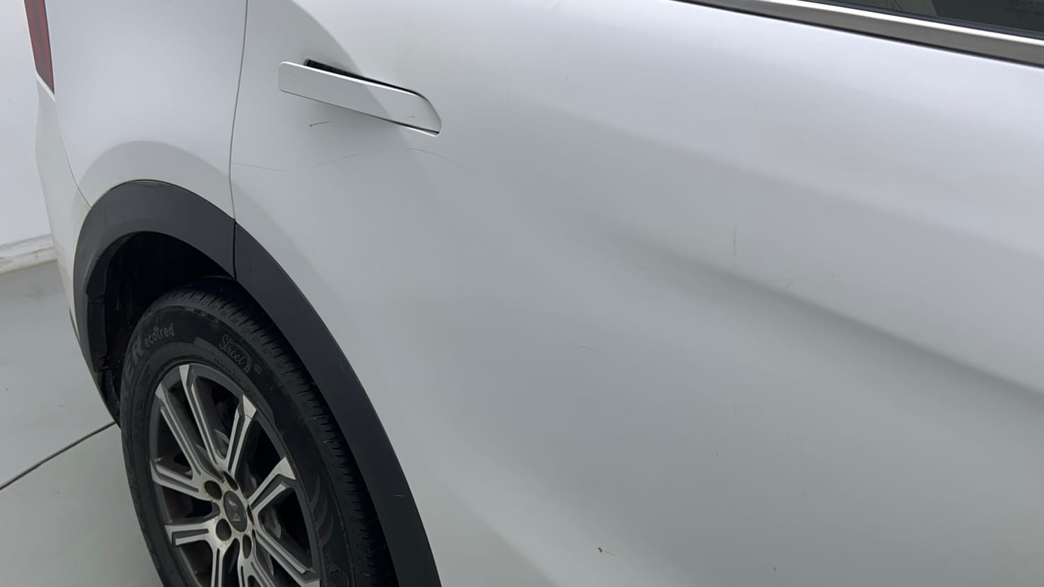 2023 Mahindra XUV700 AX 7 Petrol AT Luxury Pack 7 STR-50