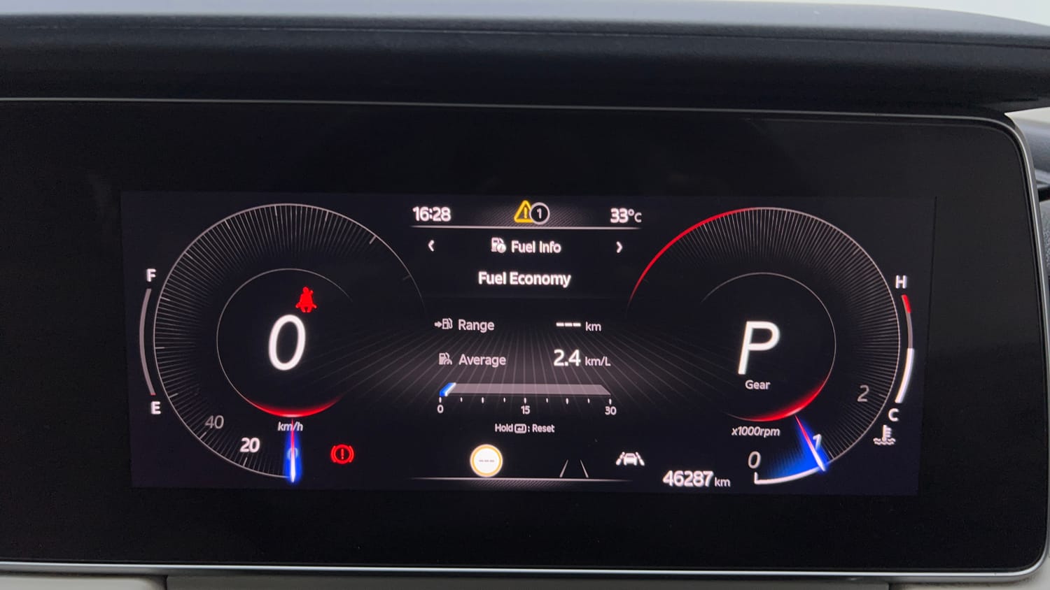 2023 Mahindra XUV700 AX 7 Petrol AT Luxury Pack 7 STR-15
