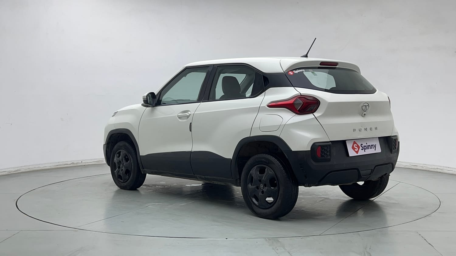 2023 Tata Punch Accomplished MT-2