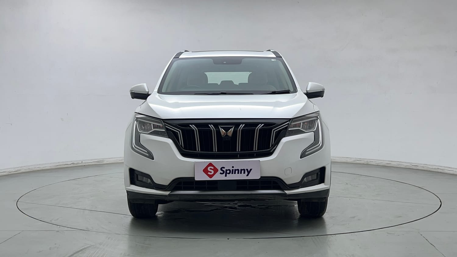 2023 Mahindra XUV700 AX 7 Petrol AT Luxury Pack 7 STR-7