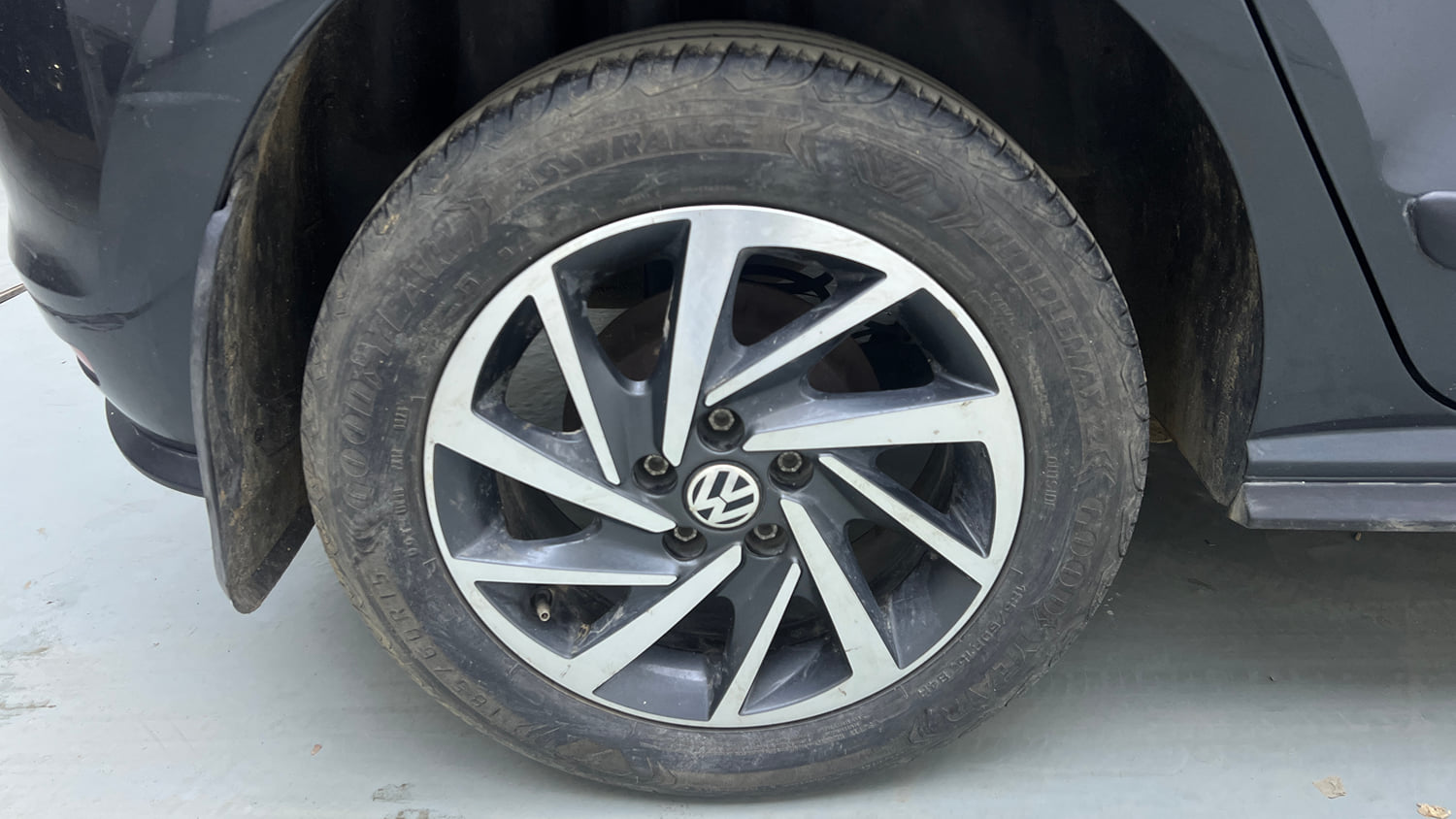 Used 2021 Volkswagen Polo Comfortline 1.0L MPI Petrol Manual tyres RIGHT REAR TYRE RIM VIEW