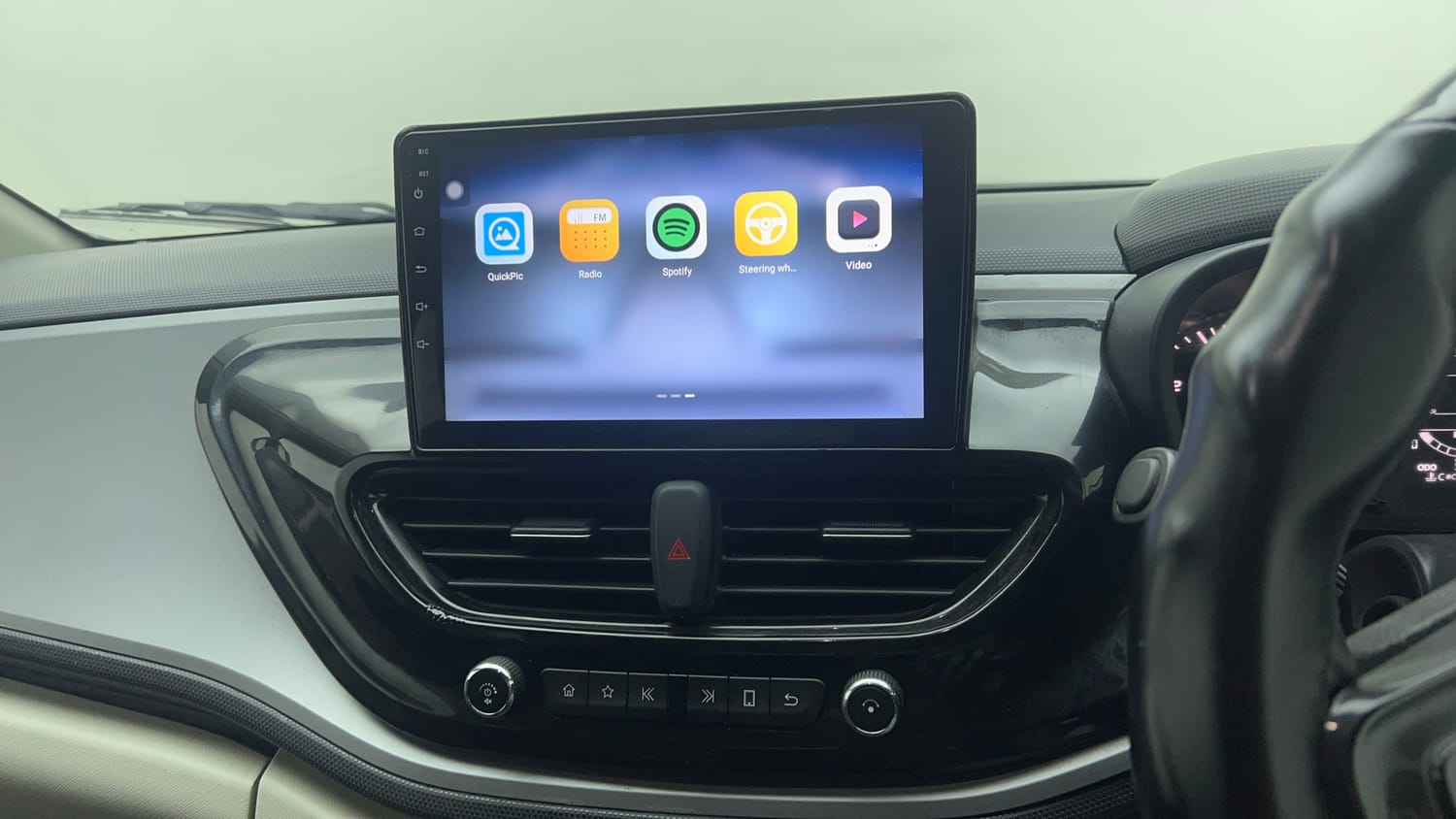 2022 Tata Altroz XE Plus Petrol-42
