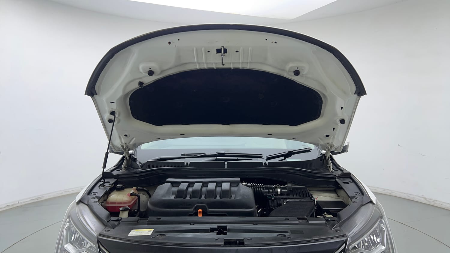 2023 Mahindra XUV700 AX 7 Petrol AT Luxury Pack 7 STR-28