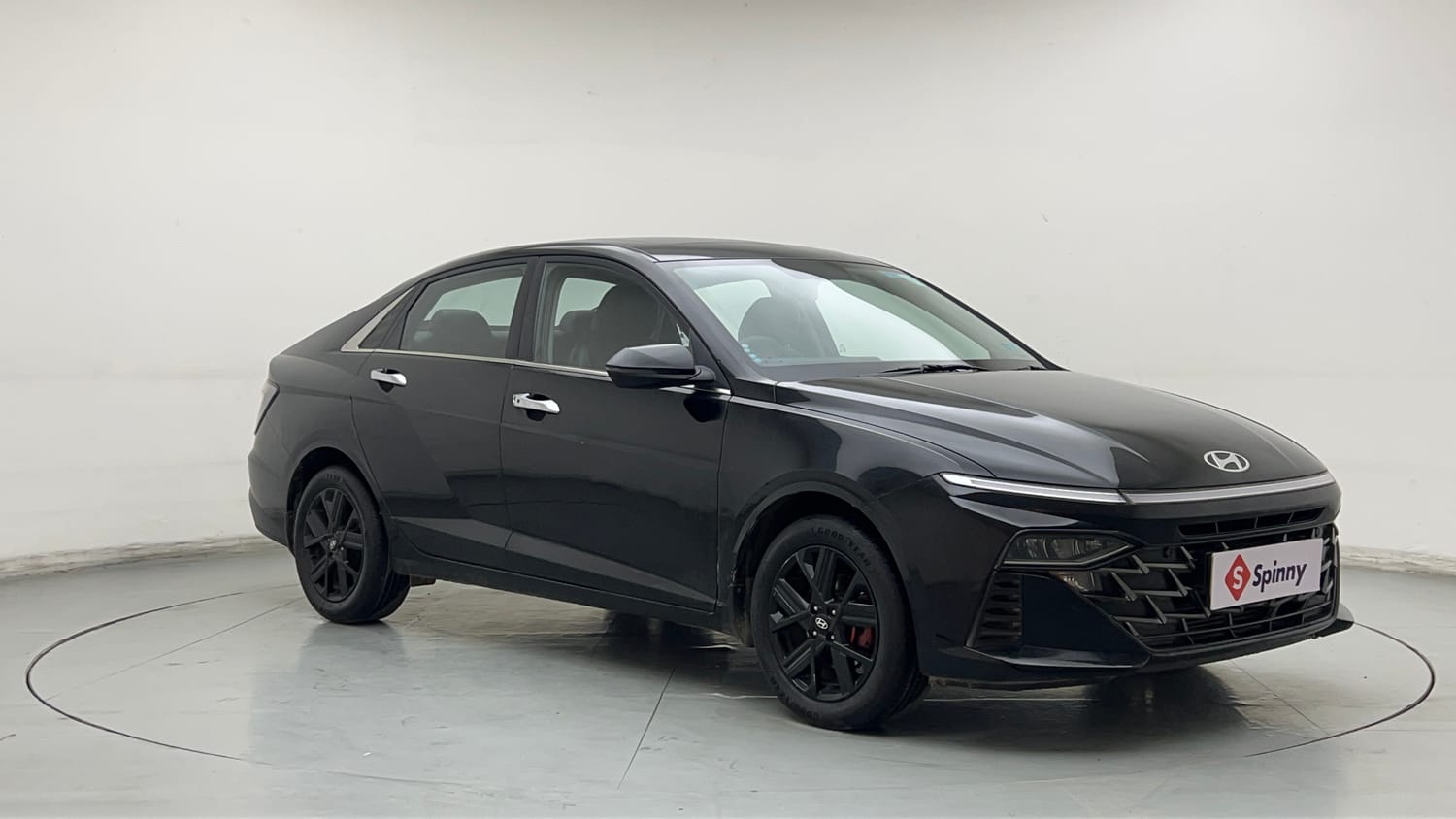 Used 2023 Hyundai Verna SX 1.5 Turbo Petrol MT Petrol Manual exterior RIGHT FRONT CORNER VIEW