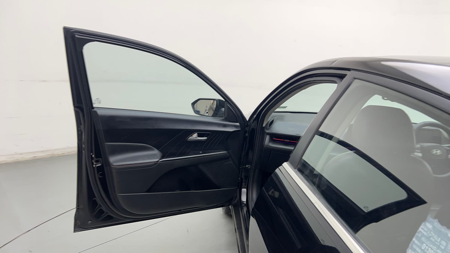 Used 2023 Hyundai Verna SX 1.5 Turbo Petrol MT Petrol Manual interior LEFT FRONT DOOR OPEN VIEW