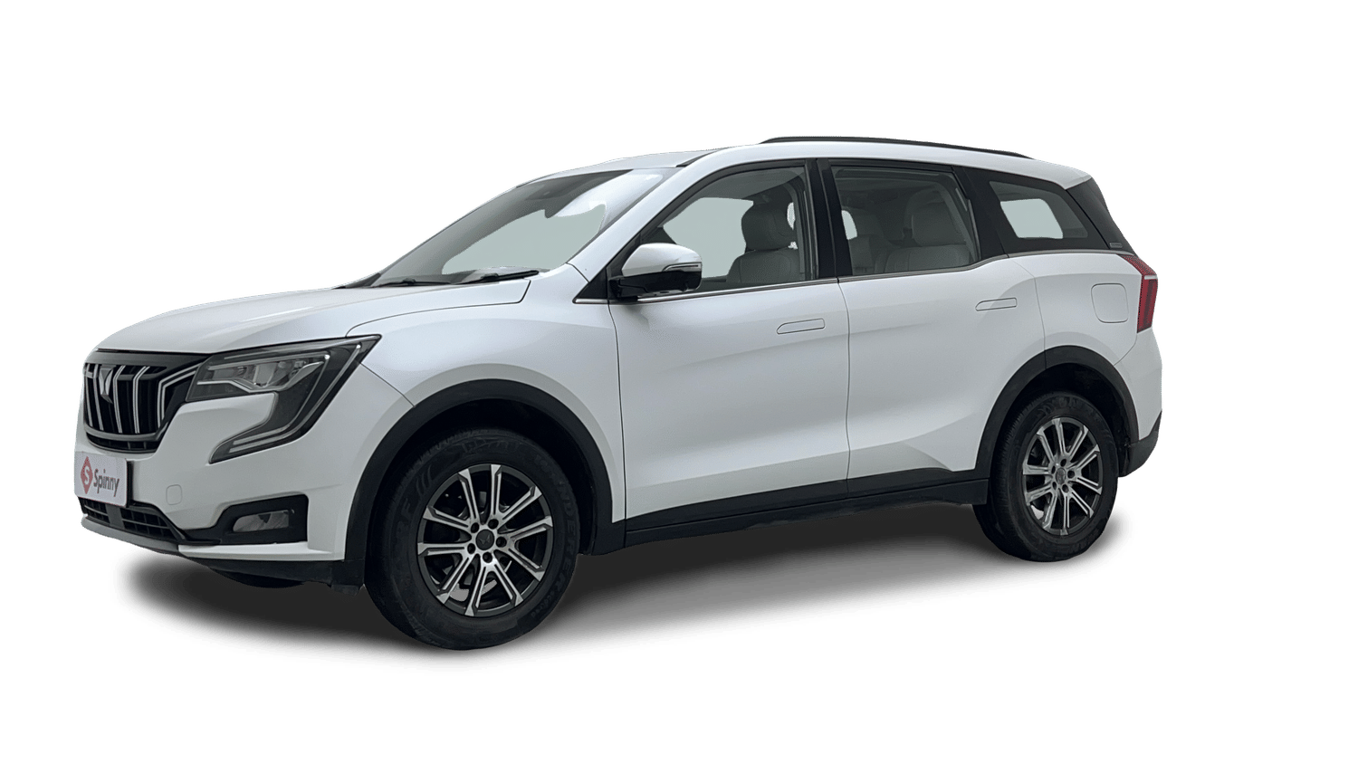 2023 Mahindra XUV700 AX 7 Petrol AT Luxury Pack 7 STR