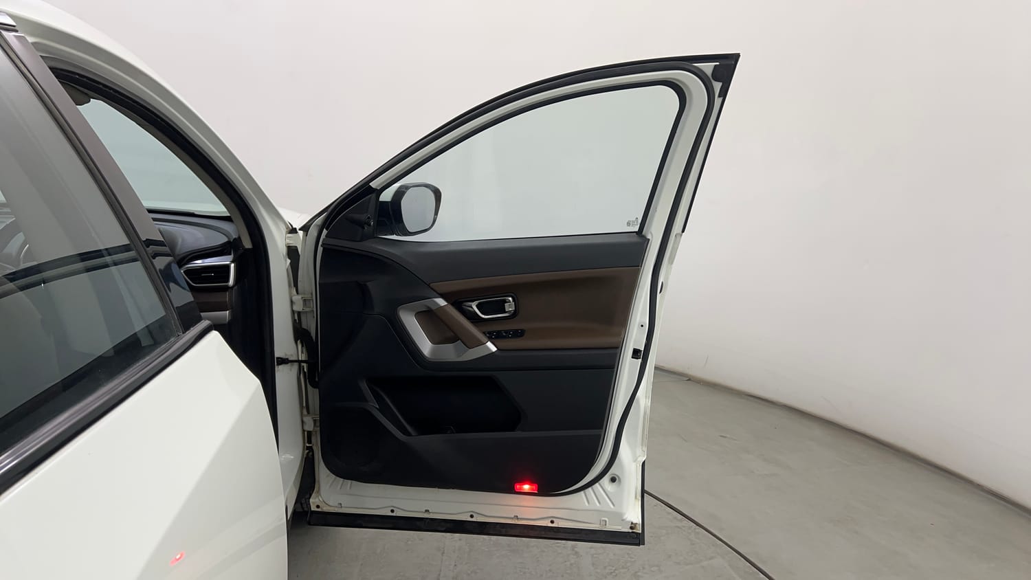Used 2022 Tata Harrier XZS Diesel Manual interior RIGHT FRONT DOOR OPEN VIEW