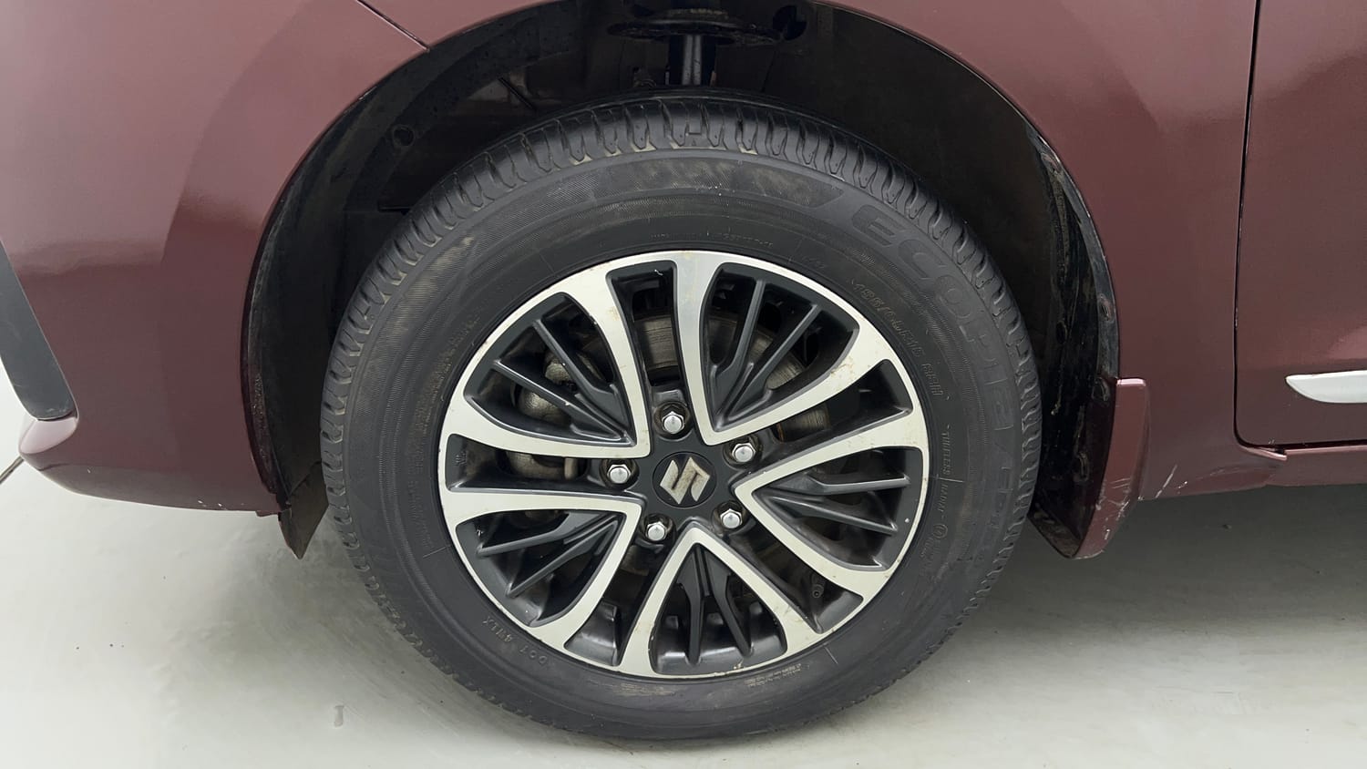 Used 2022 Maruti Suzuki Ertiga ZXi Plus Petrol Manual tyres LEFT FRONT TYRE RIM VIEW