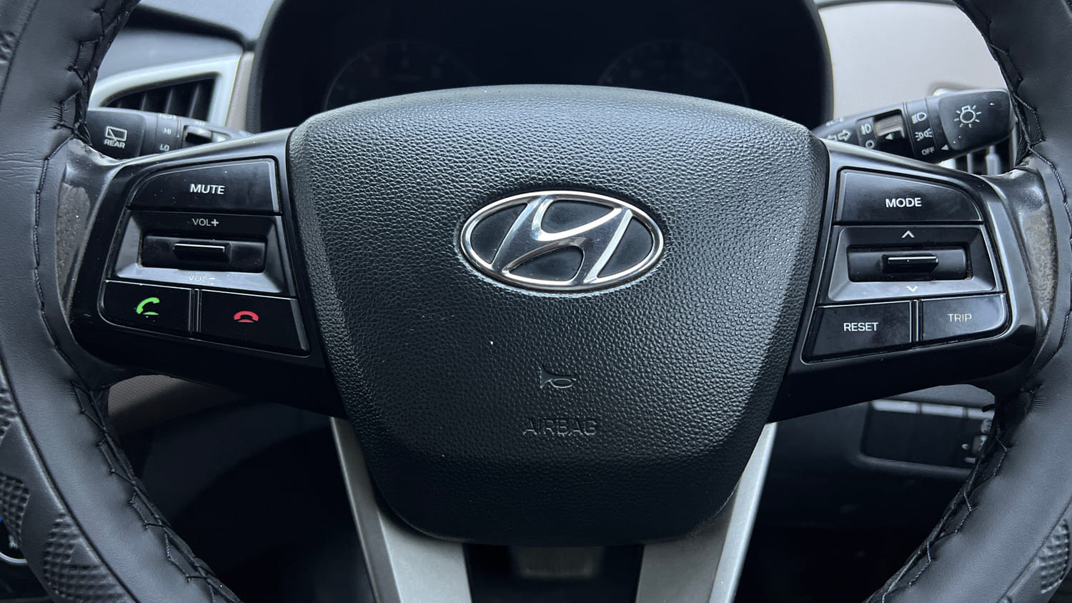 Used 2017 Hyundai Creta 1.6 SX Plus AT Petrol Petrol Automatic top_features Airbags