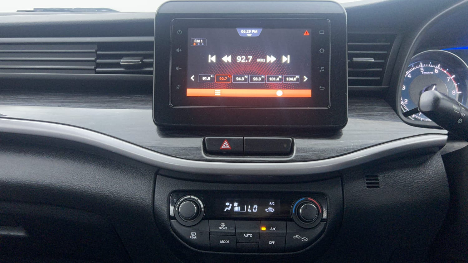 Used 2021 Maruti Suzuki XL6 Zeta MT Petrol Petrol Manual interior MUSIC SYSTEM & AC CONTROL VIEW