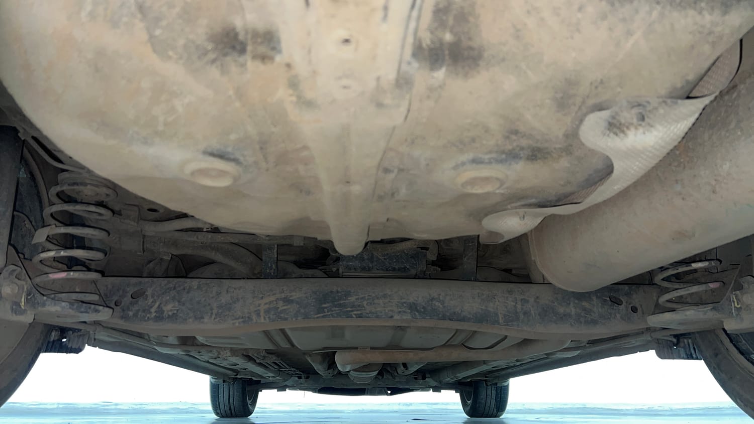 Used 2023 Hyundai Verna SX 1.5 Turbo Petrol MT Petrol Manual extra REAR UNDERBODY VIEW (TAKEN FROM REAR)