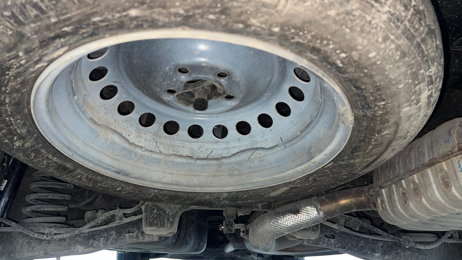 2023 Mahindra XUV700 AX 7 Petrol AT Luxury Pack 7 STR-41