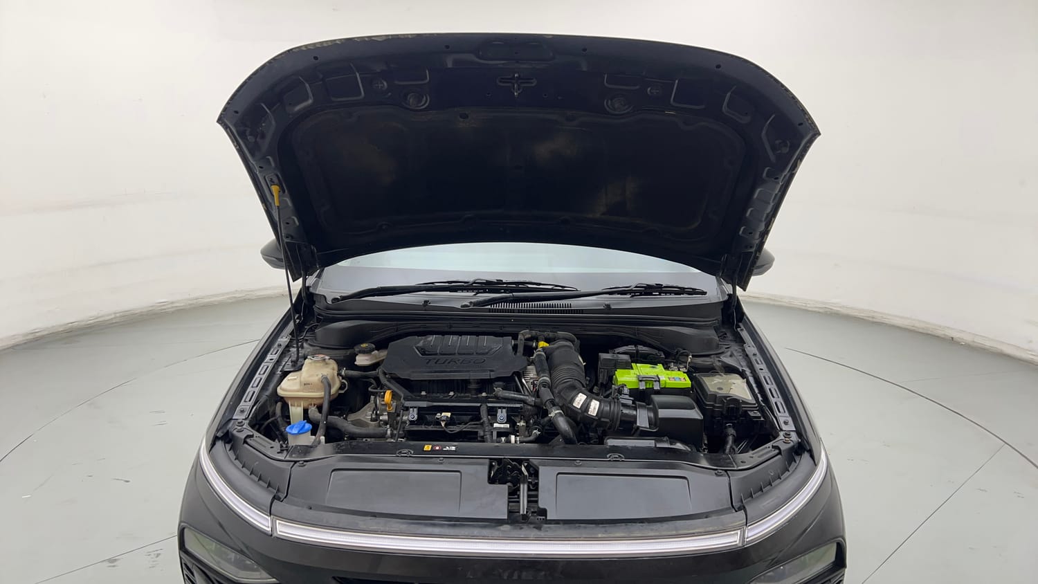 Used 2023 Hyundai Verna SX 1.5 Turbo Petrol MT Petrol Manual engine ENGINE & BONNET OPEN FRONT VIEW