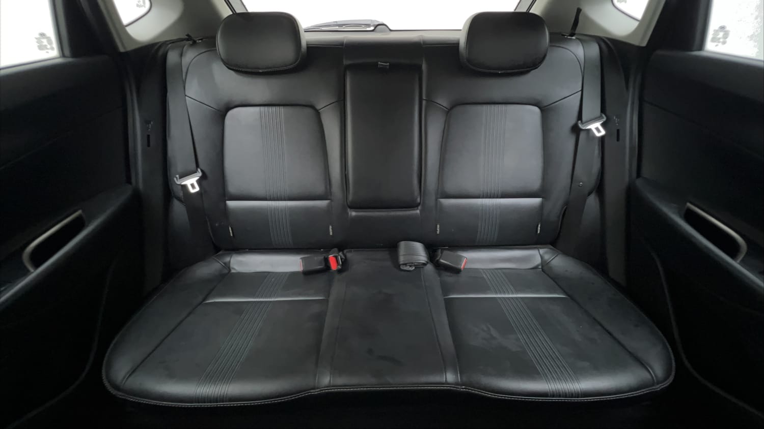 Used 2022 Hyundai New i20 Asta (O) 1.0 Turbo DCT Petrol Automatic interior REAR SEAT CONDITION VIEW