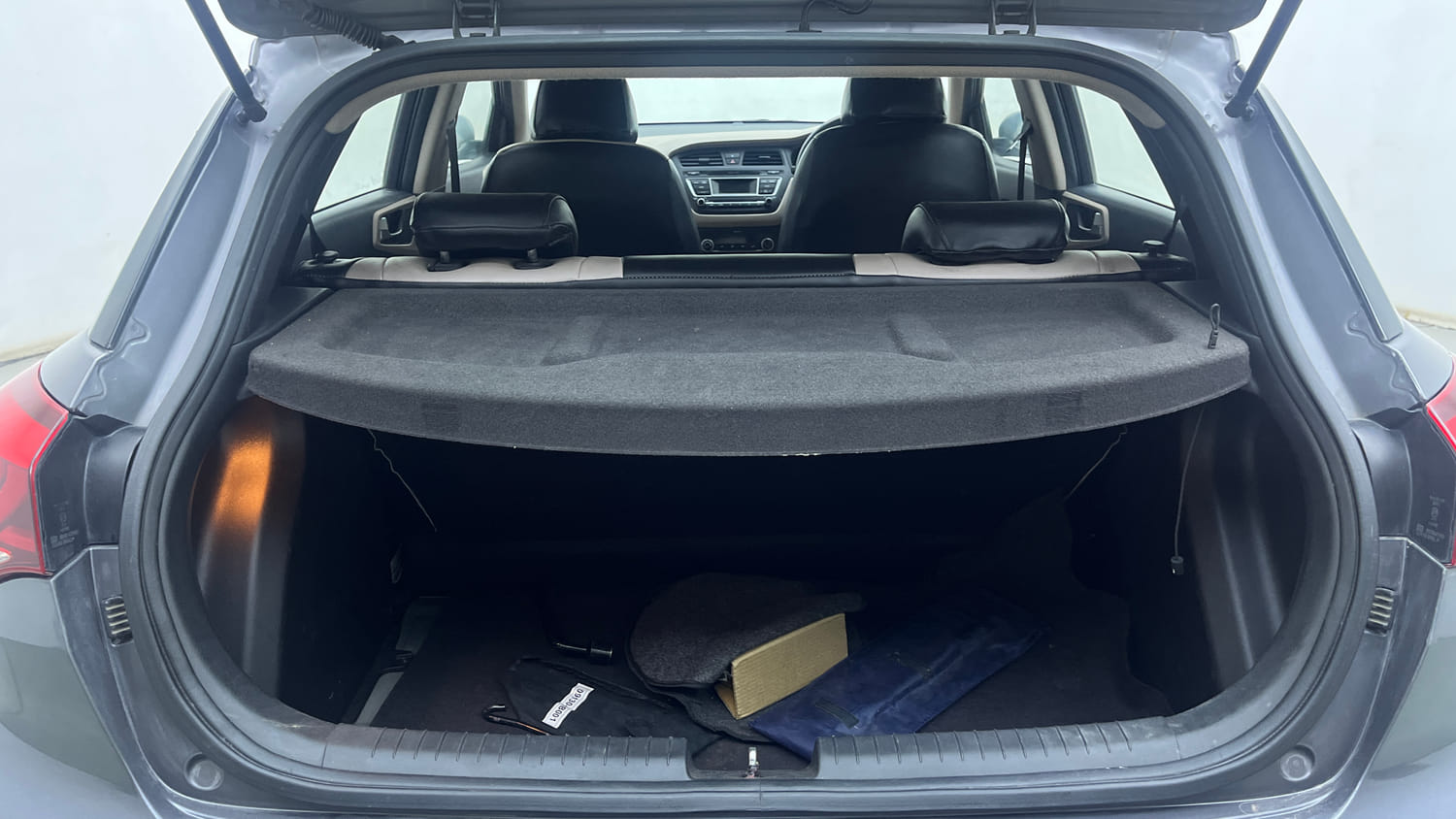 Used 2017 Hyundai Elite i20 Asta 1.2 Petrol Manual interior DICKY INSIDE VIEW