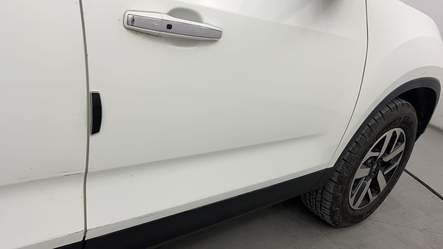 Used 2022 Tata Harrier XZS Diesel Manual dents MINOR SCRATCH