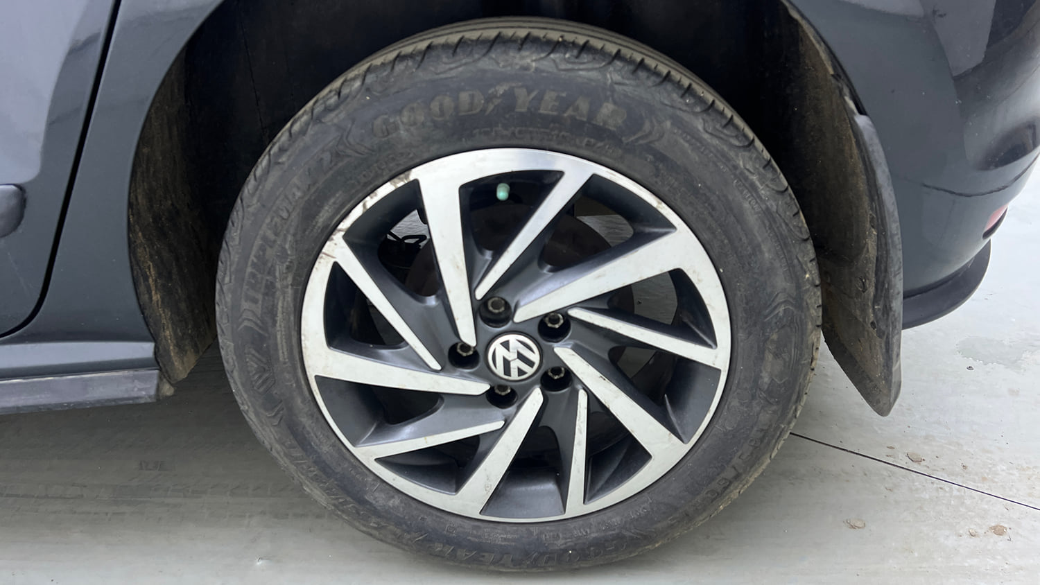 Used 2021 Volkswagen Polo Comfortline 1.0L MPI Petrol Manual tyres LEFT REAR TYRE RIM VIEW