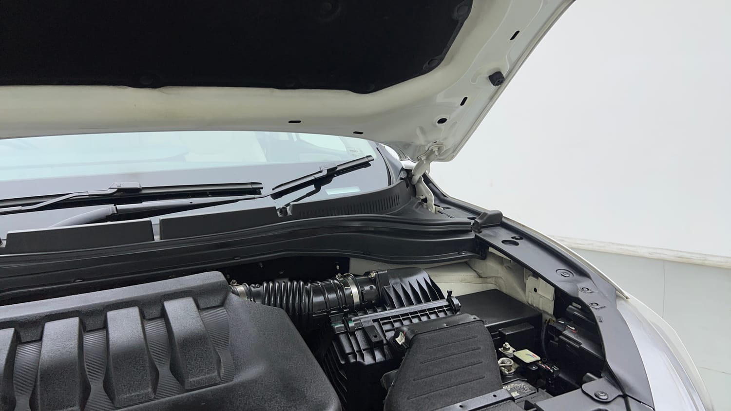 2023 Mahindra XUV700 AX 7 Petrol AT Luxury Pack 7 STR-31