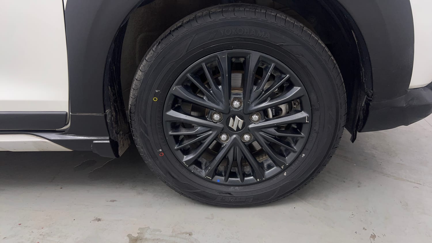 Used 2021 Maruti Suzuki XL6 Zeta MT Petrol Petrol Manual tyres RIGHT FRONT TYRE RIM VIEW