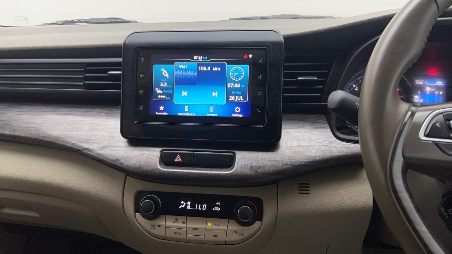 Used 2022 Maruti Suzuki Ertiga ZXi Plus Petrol Manual top_features Touch screen infotainment system