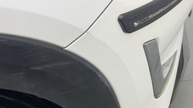 minor_scratch_0