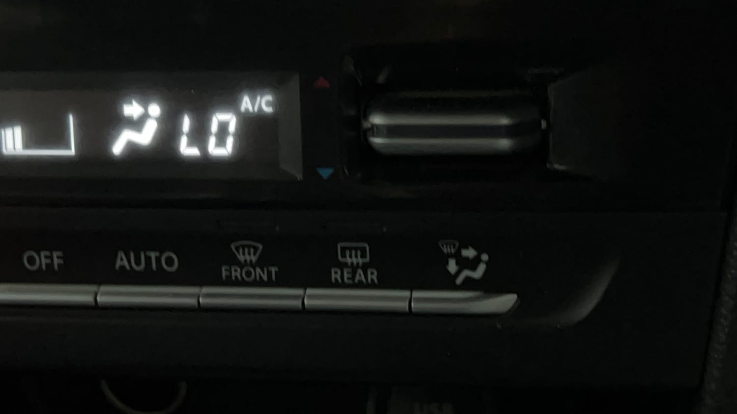 Used 2023 Maruti Suzuki Brezza VXi Petrol Manual top_features Rear defogger