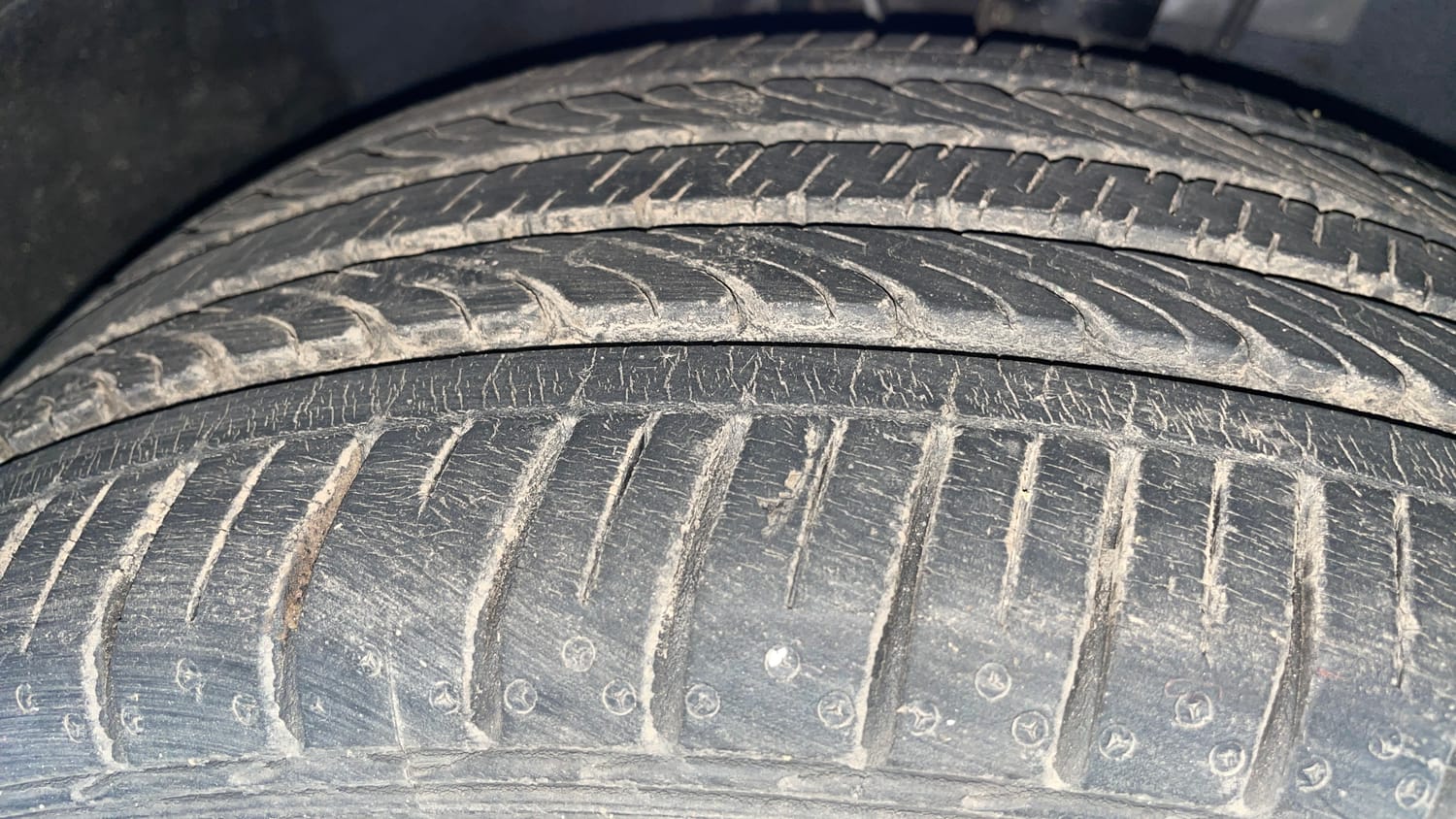 Used 2015 Hyundai Elite i20 Asta 1.2 Petrol Manual tyres RIGHT FRONT TYRE TREAD VIEW