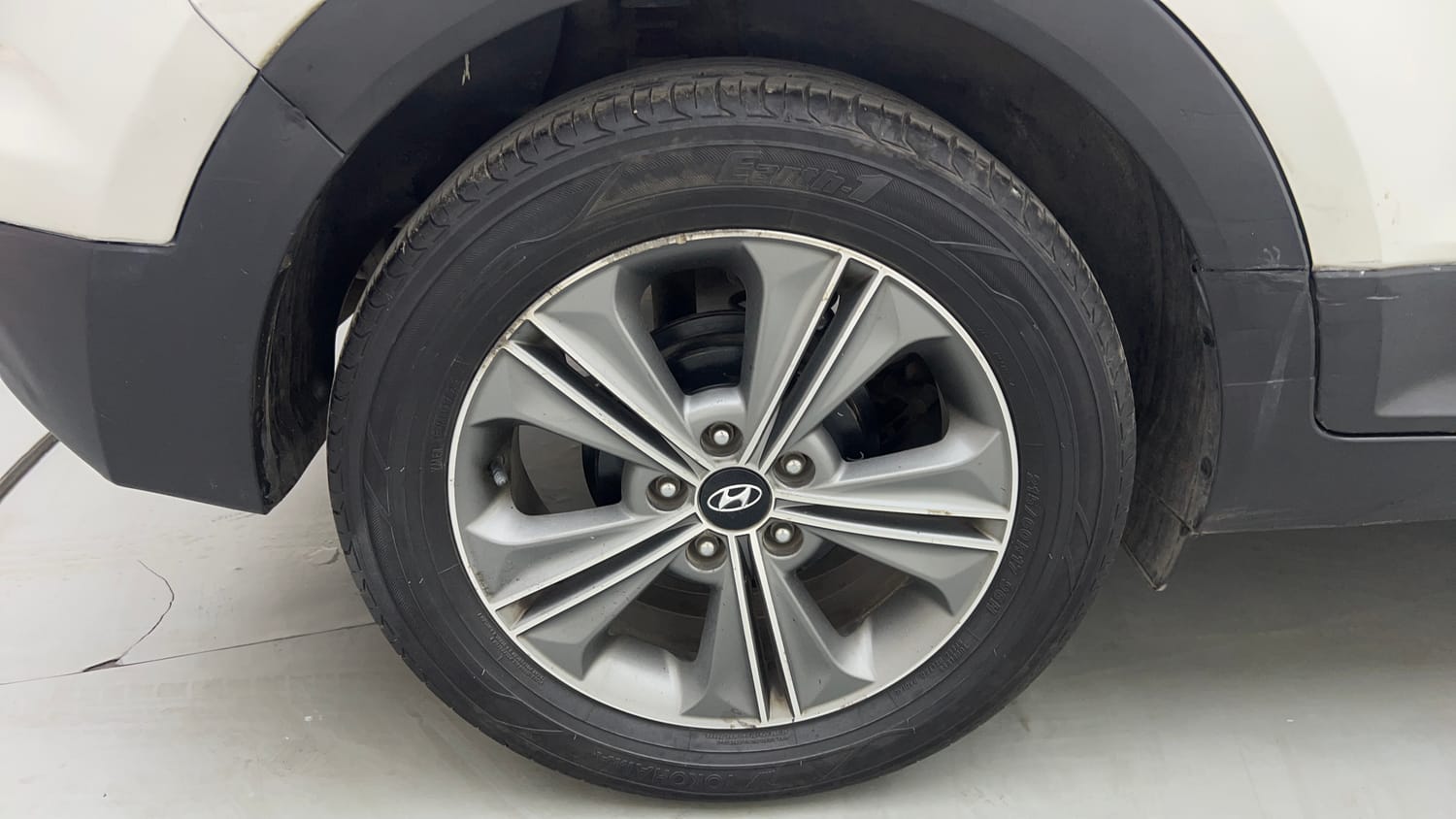 Used 2018 Hyundai Creta SX Plus 1.6 AT Petrol Petrol Automatic tyres RIGHT REAR TYRE RIM VIEW