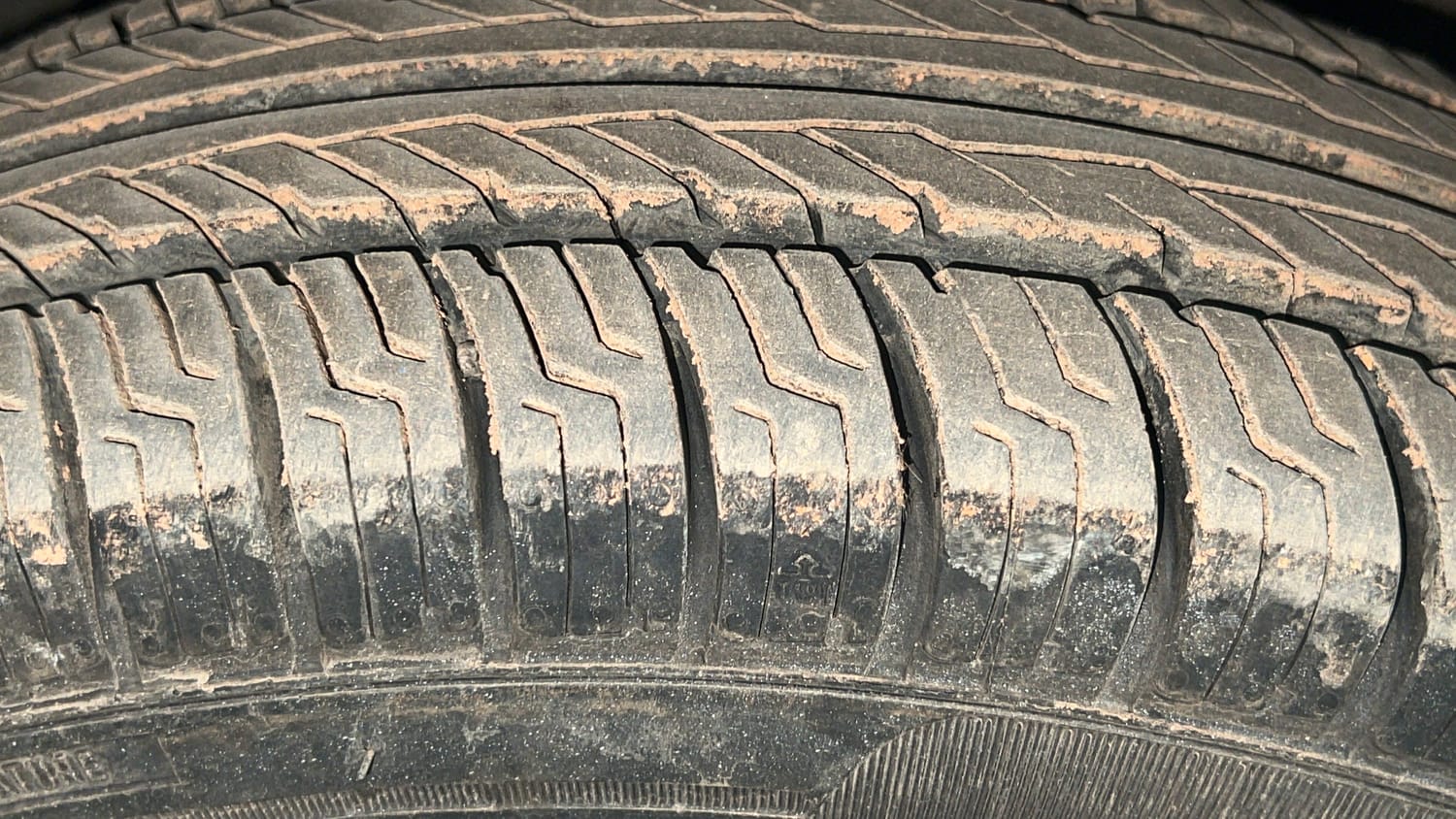 Used 2014 Maruti Suzuki Alto 800 Lxi Petrol Manual tyres RIGHT FRONT TYRE TREAD VIEW