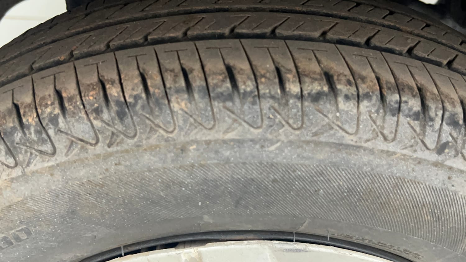 Used 2014 Maruti Suzuki Alto 800 Lxi Petrol Manual tyres RIGHT REAR TYRE TREAD VIEW