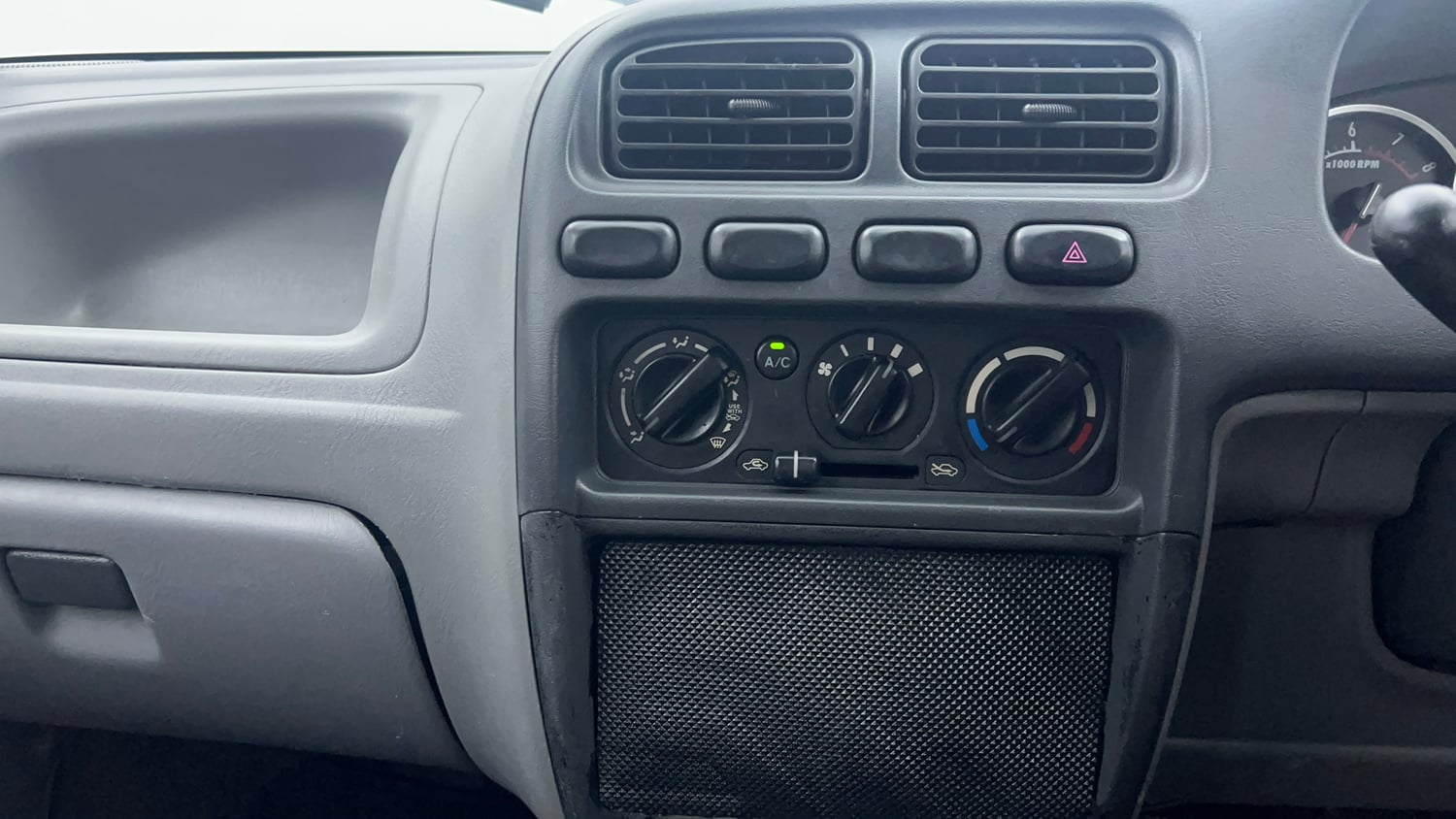 Used 2012 Maruti Suzuki Alto K10 VXi Petrol Manual interior MUSIC SYSTEM & AC CONTROL VIEW