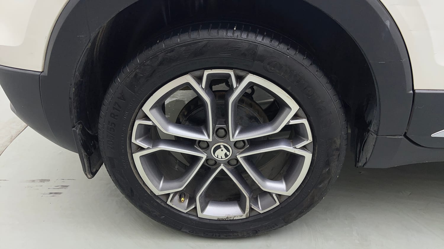 Used 2022 Skoda Kushaq Style 1.0L TSI MT Petrol Manual tyres RIGHT REAR TYRE RIM VIEW