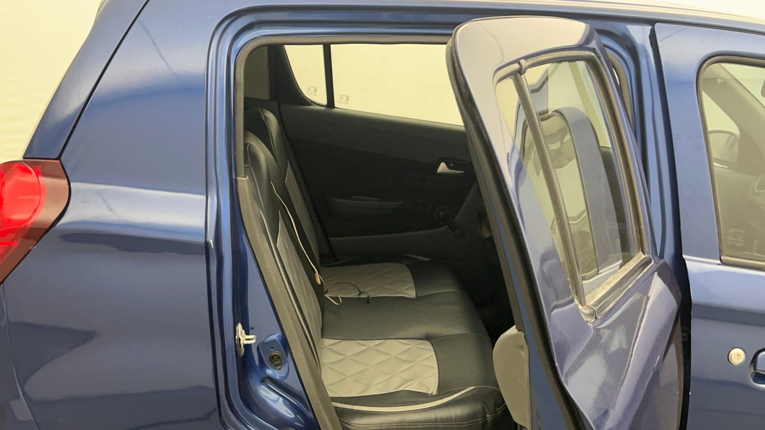Used 2014 Maruti Suzuki Alto 800 Lxi Petrol Manual interior RIGHT SIDE REAR DOOR CABIN VIEW