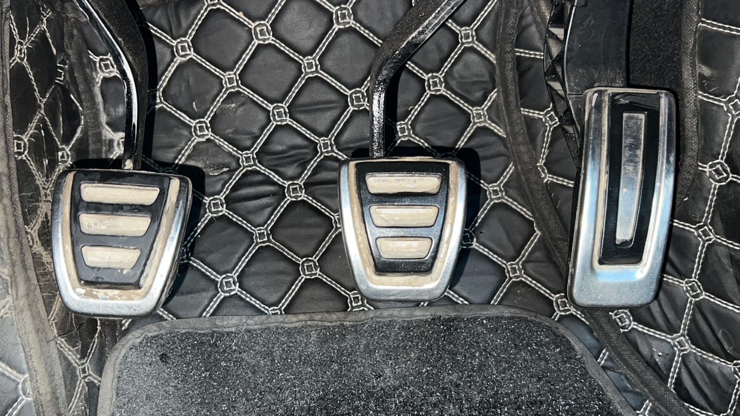 Used 2022 Skoda Kushaq Style 1.0L TSI MT Petrol Manual interior PEDALS VIEW