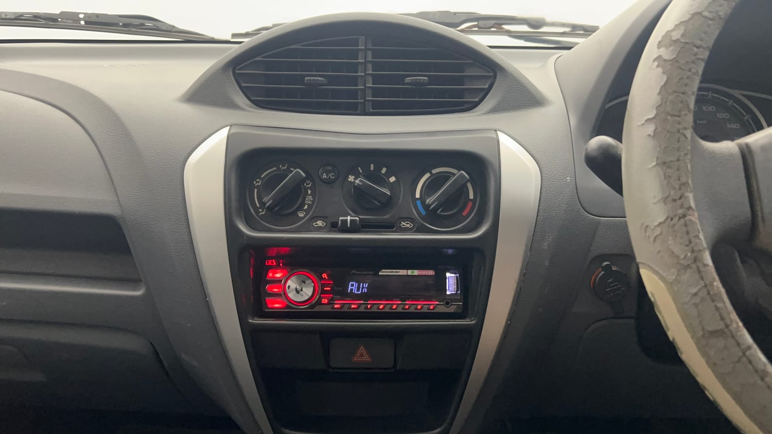 Used 2014 Maruti Suzuki Alto 800 Lxi Petrol Manual interior MUSIC SYSTEM & AC CONTROL VIEW