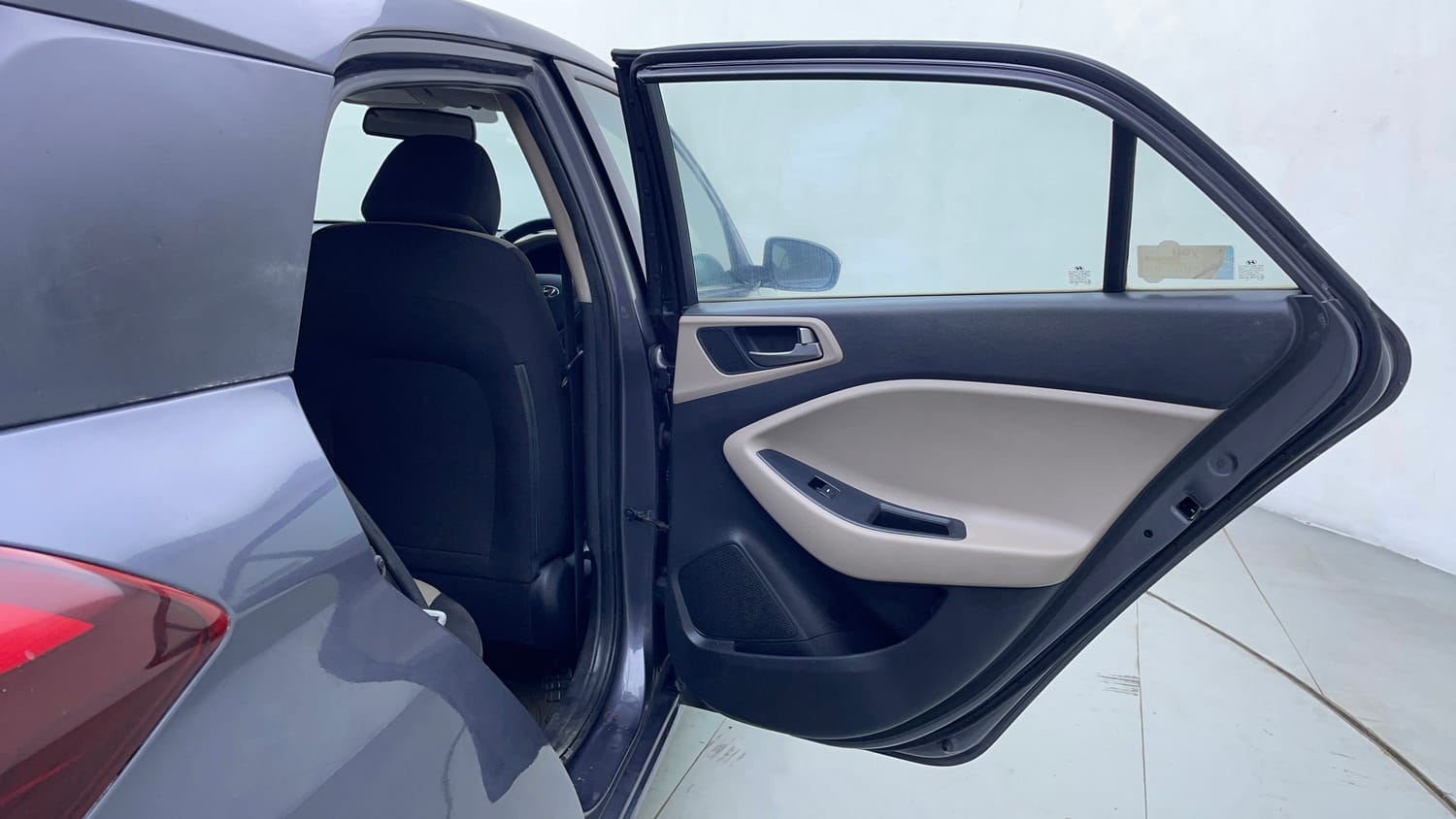 Used 2015 Hyundai Elite i20 Asta 1.2 Petrol Manual interior RIGHT REAR DOOR OPEN VIEW