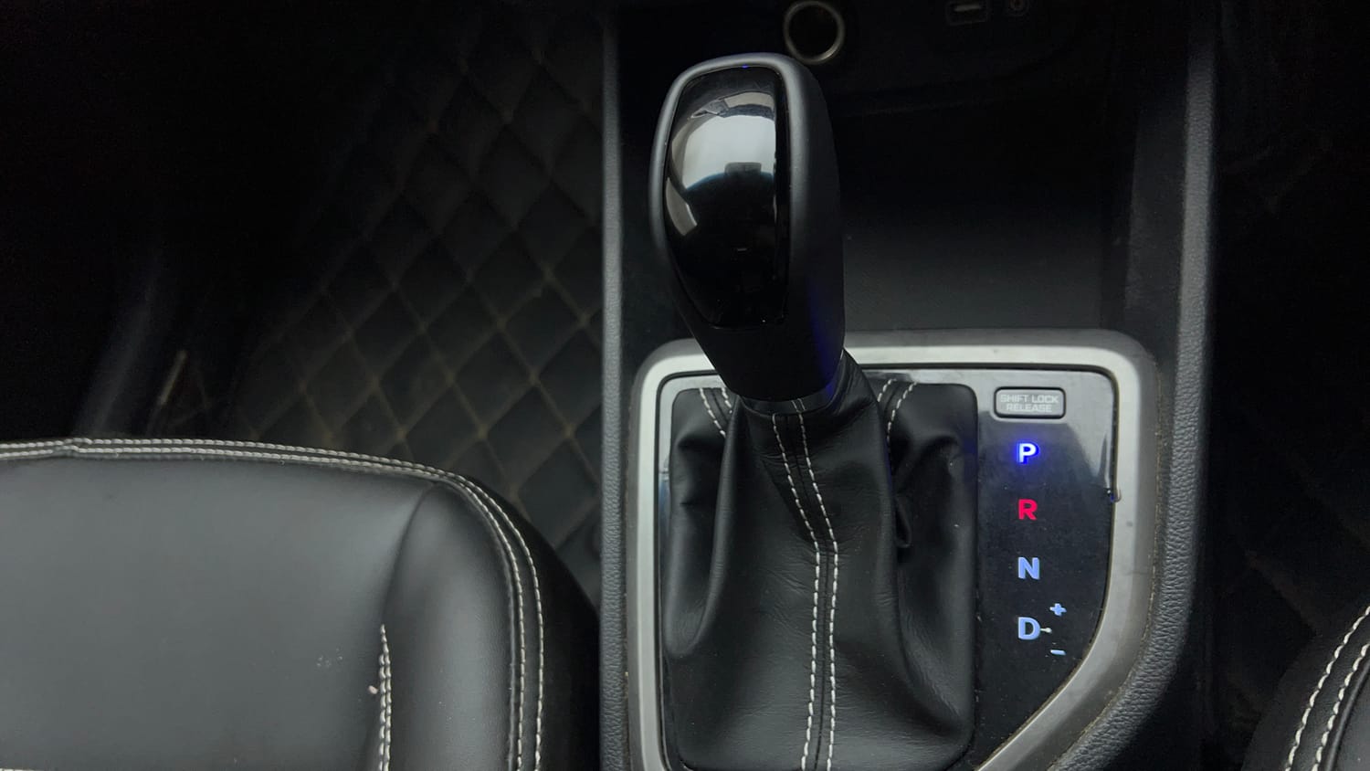 Used 2018 Hyundai Creta SX Plus 1.6 AT Petrol Petrol Automatic interior GEAR  KNOB VIEW