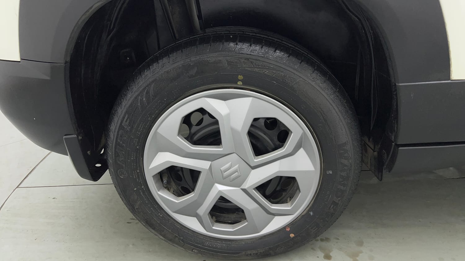 Used 2023 Maruti Suzuki Brezza VXi Petrol Manual tyres RIGHT REAR TYRE RIM VIEW