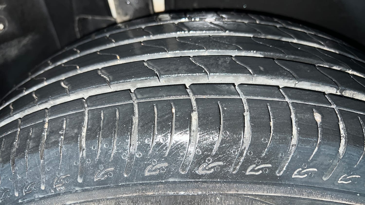 Used 2023 Maruti Suzuki Brezza VXi Petrol Manual tyres RIGHT REAR TYRE TREAD VIEW