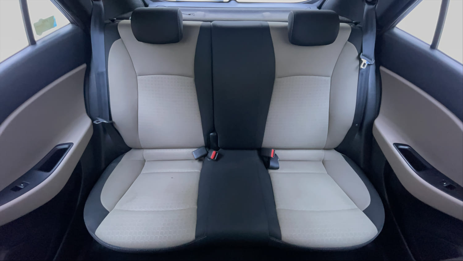 Used 2015 Hyundai Elite i20 Asta 1.2 Petrol Manual interior REAR SEAT CONDITION VIEW