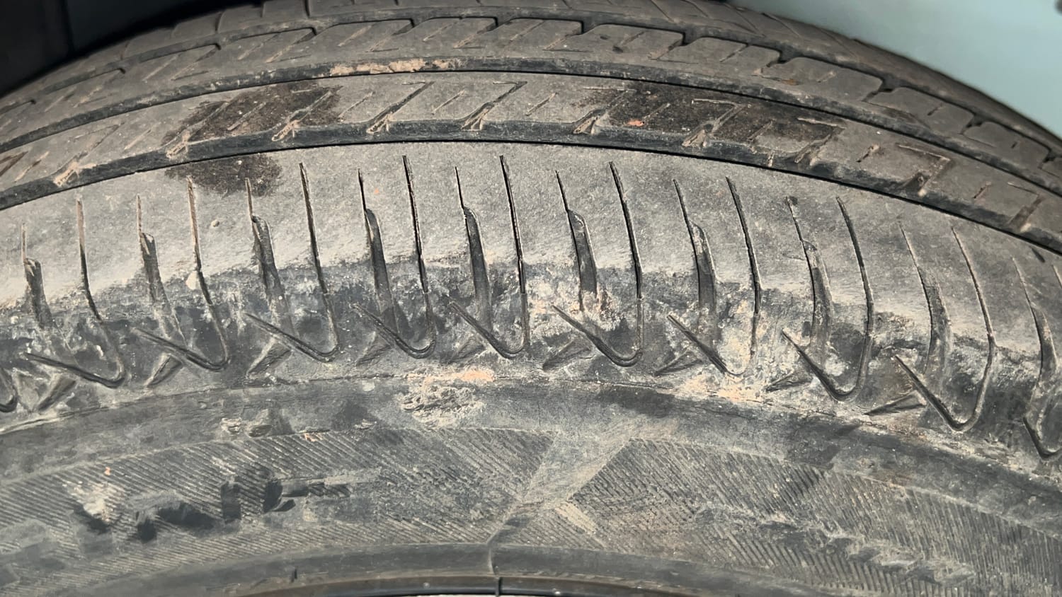 Used 2014 Maruti Suzuki Alto 800 Lxi Petrol Manual tyres LEFT REAR TYRE TREAD VIEW